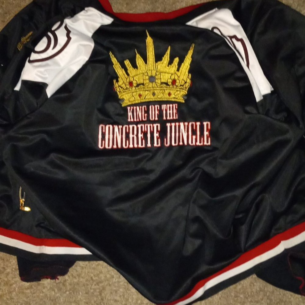 zip up jacket - Picture 2 of 2